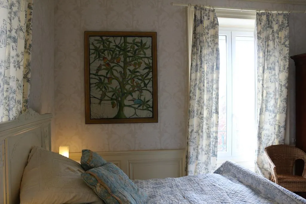 Couette-café Bed and Breakfast Chateau De Chazelles - Haute Loire à Saint-Andre-de-Chalencon France